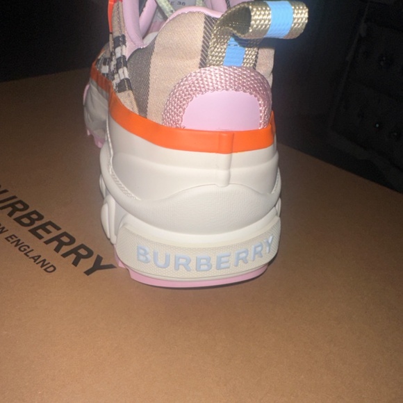 Burberry Shoes - Picture 4 of 4